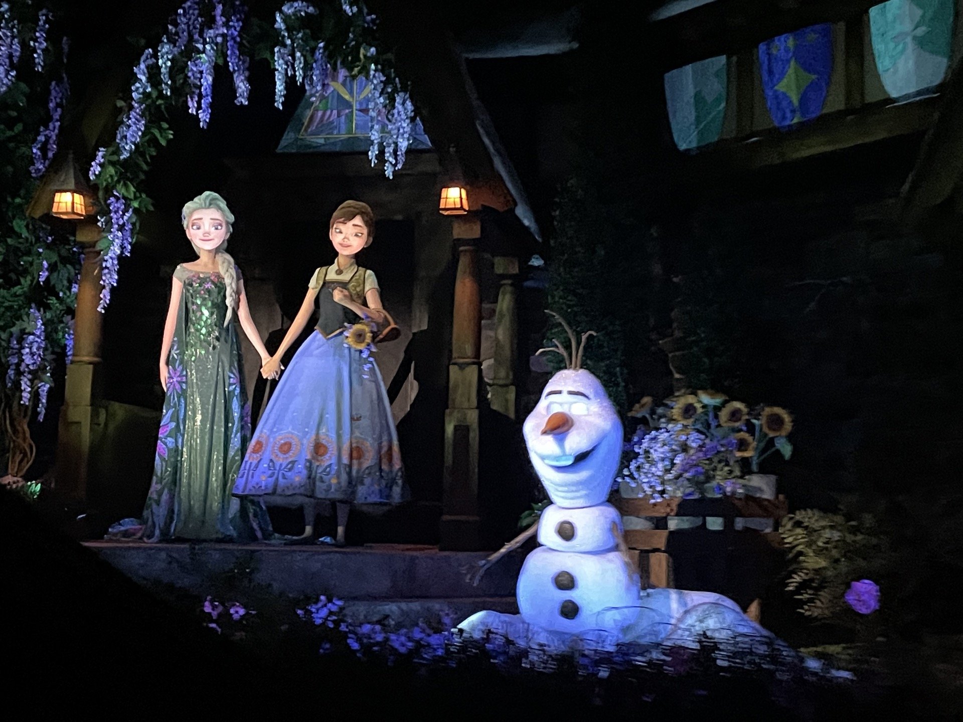 WATER SPIRIT WAVE RIDE ATTRACTION! Frozen 2 Event Disney Magic