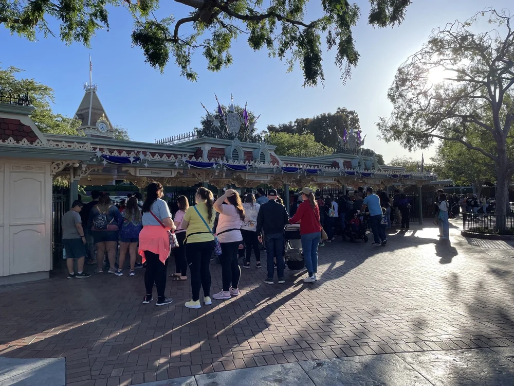 Disneyland Rope Drop and Early Entry Strategy