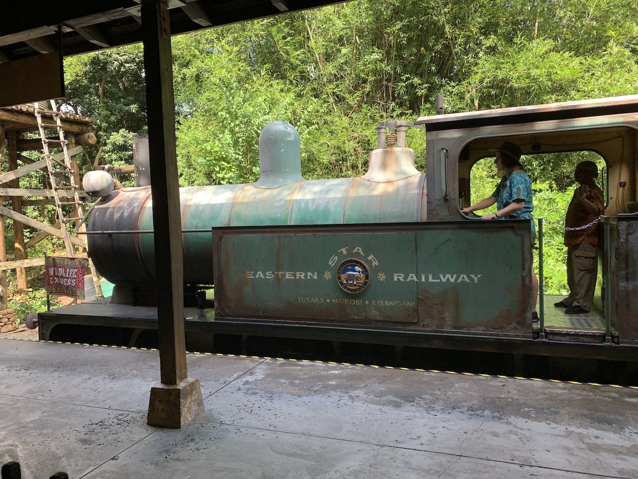 Disney Theme Park EXCLUSIVE Die Cast Collection- Animal Kingdom Train - Disney Theme Park EXCLUSIVE Die Cast Collection- Animal Kingdom Train -