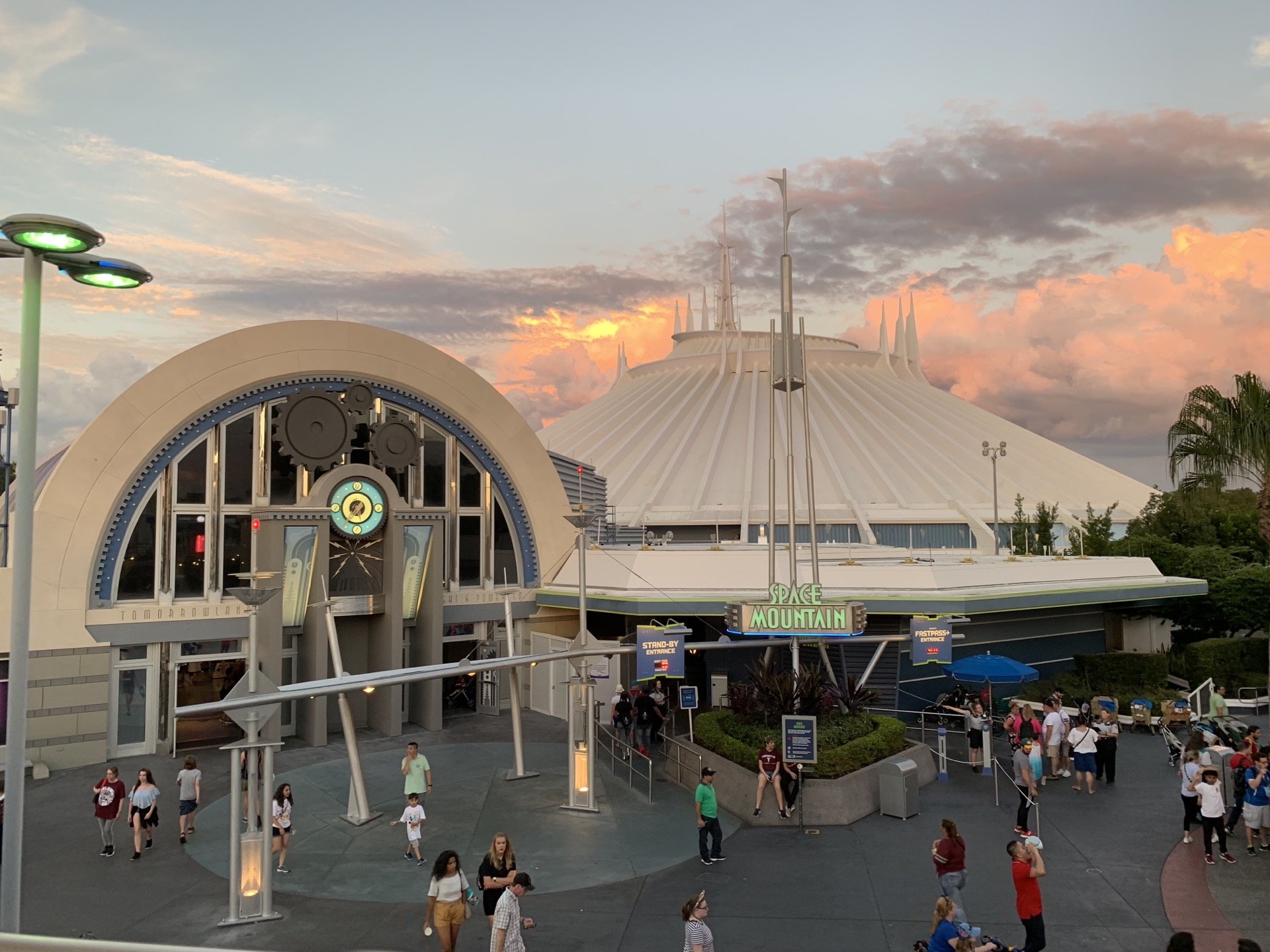 Guide to Space Mountain at Magic Kingdom