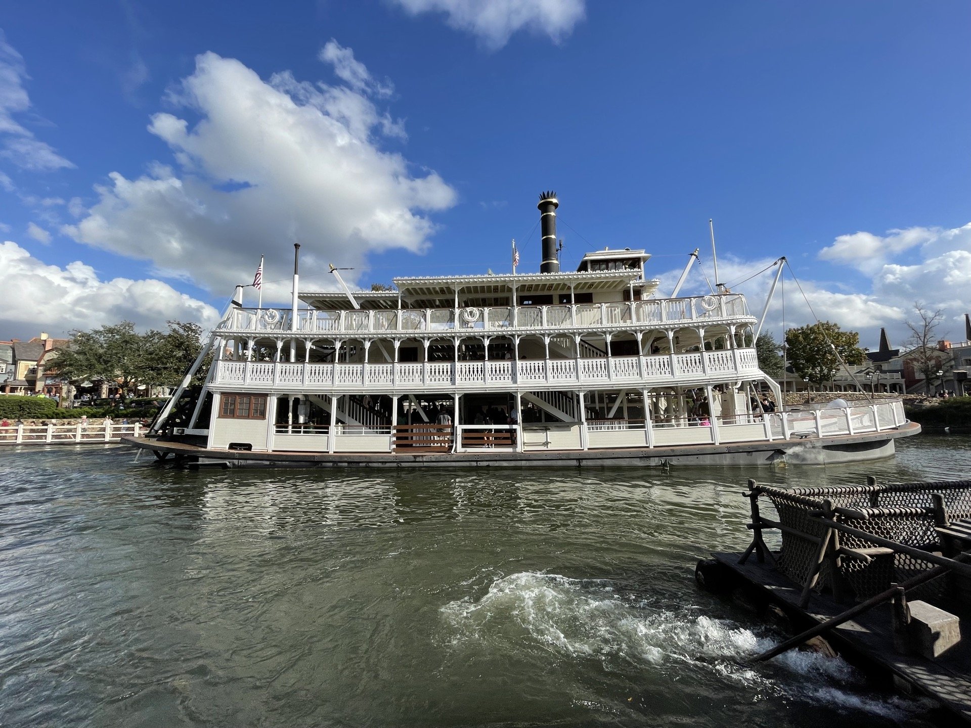how long is magic kingdom liberty square riverboat