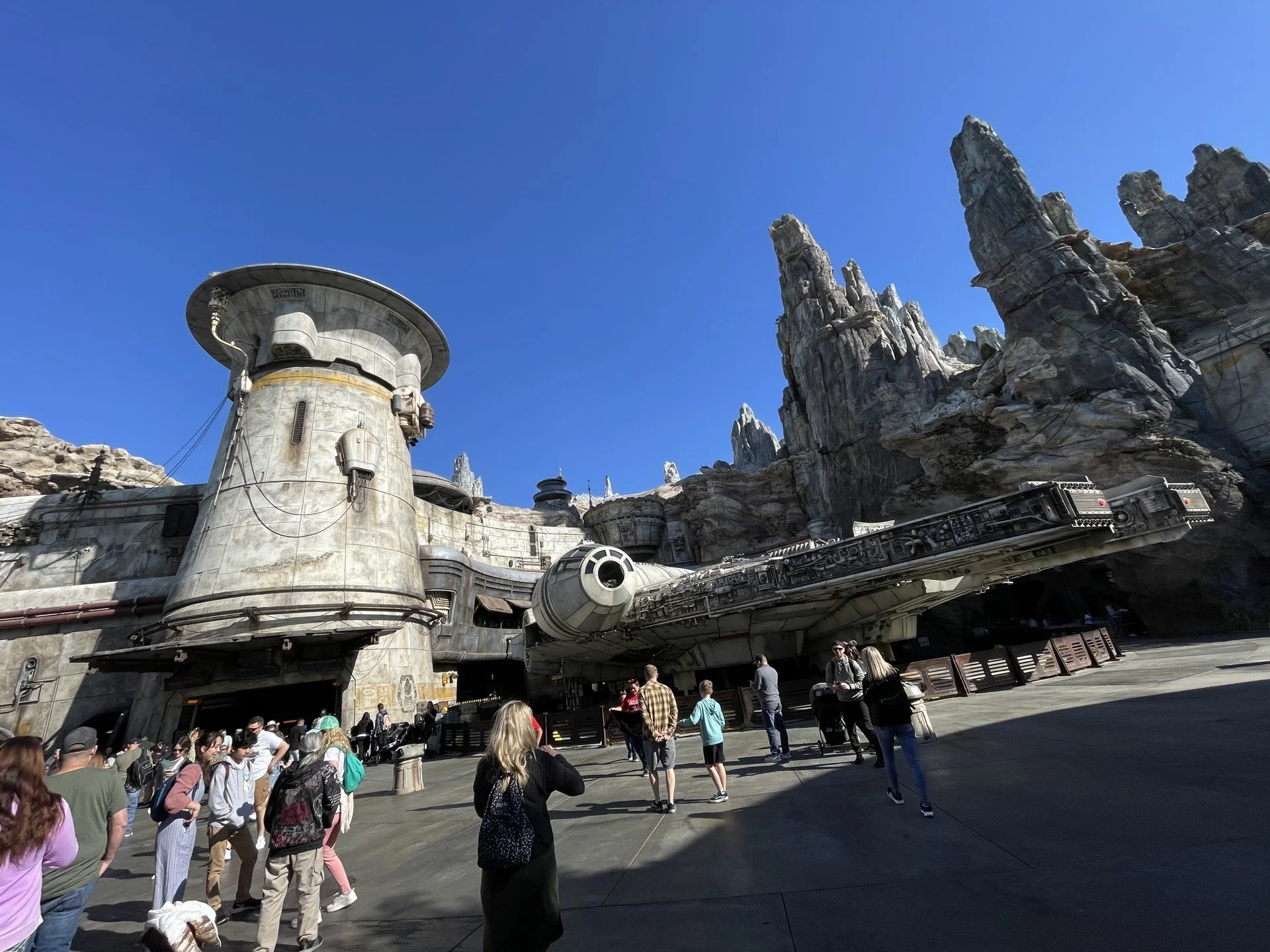 Disneyland Genie+ Lightning Lane Guide [Both Parks]