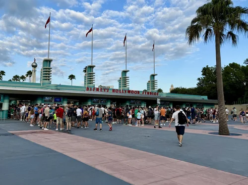 Hollywood Studios Rope Drop and Early Entry Strategy 2025-2026