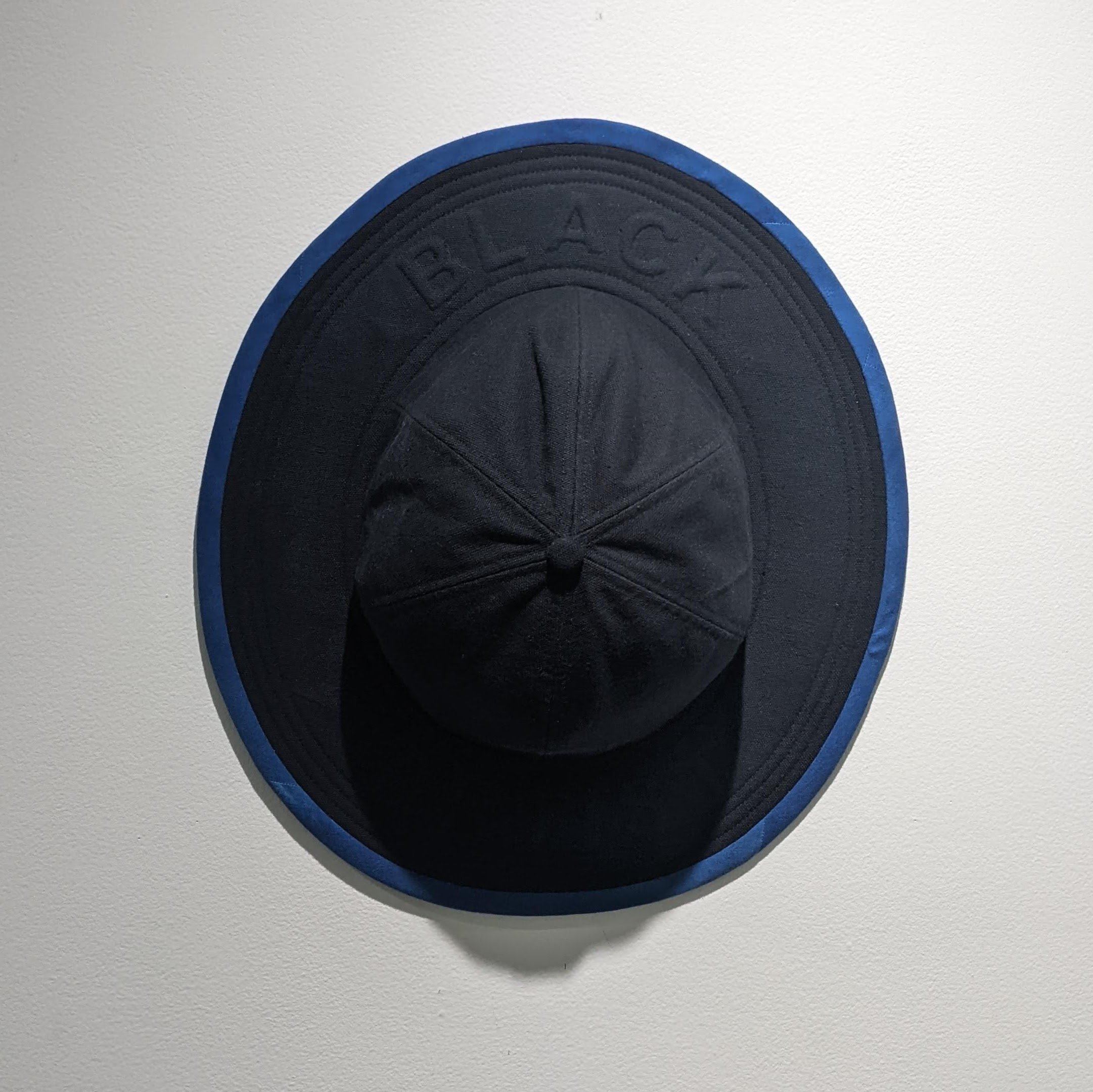 BLACK ARTIST HAT