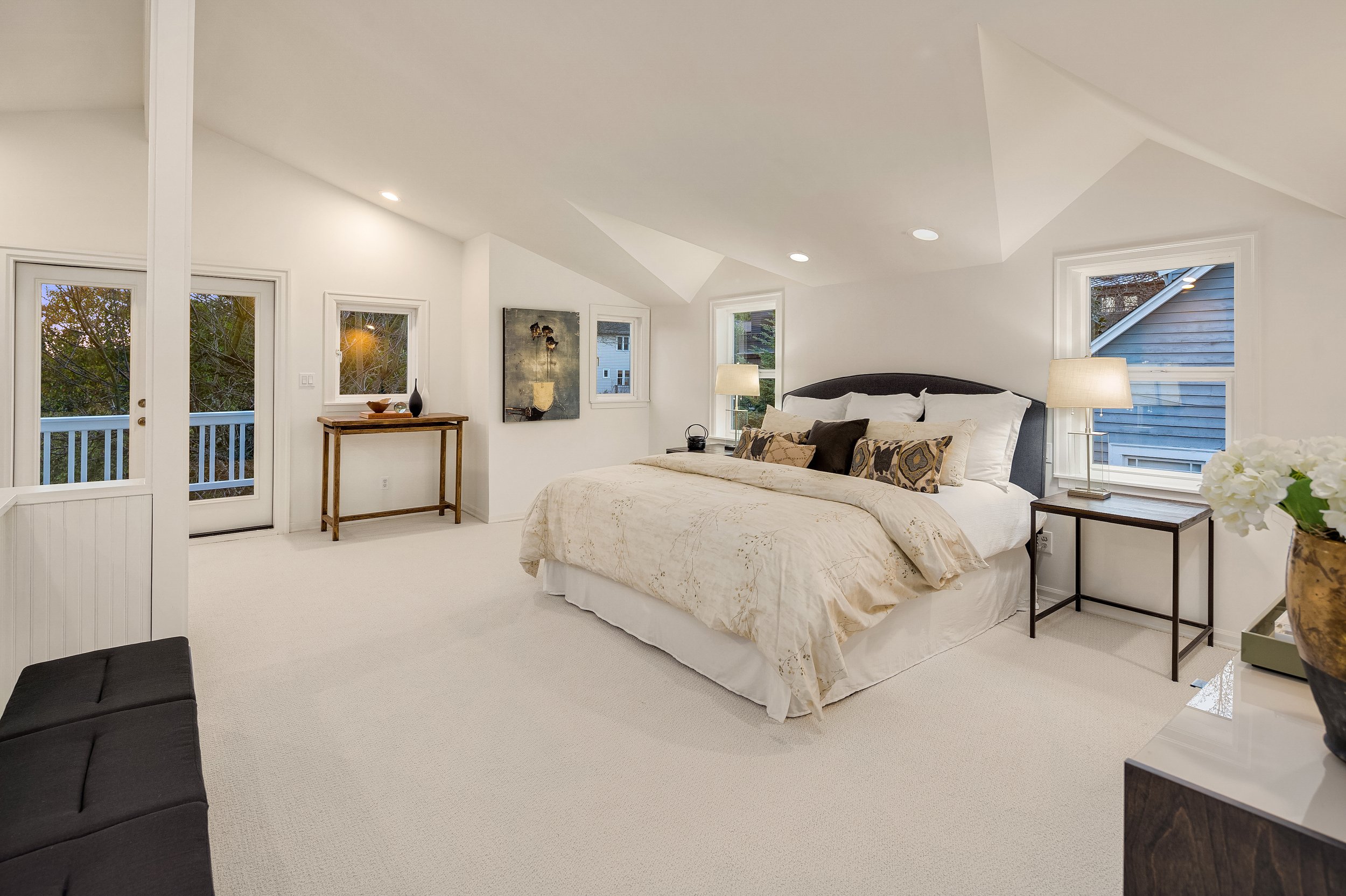 Cancel Monday and lose yourself in this luxurious primary suite. Encompassing the full upper level with vaulted ceilings, new wool carpet, lavish updated bath, huge walk in closet + territorial view deck, this is the ultimate reprieve. 
