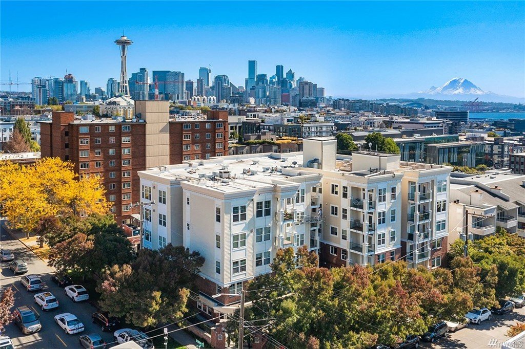 530 4th Ave W #203, Seattle | $490,000