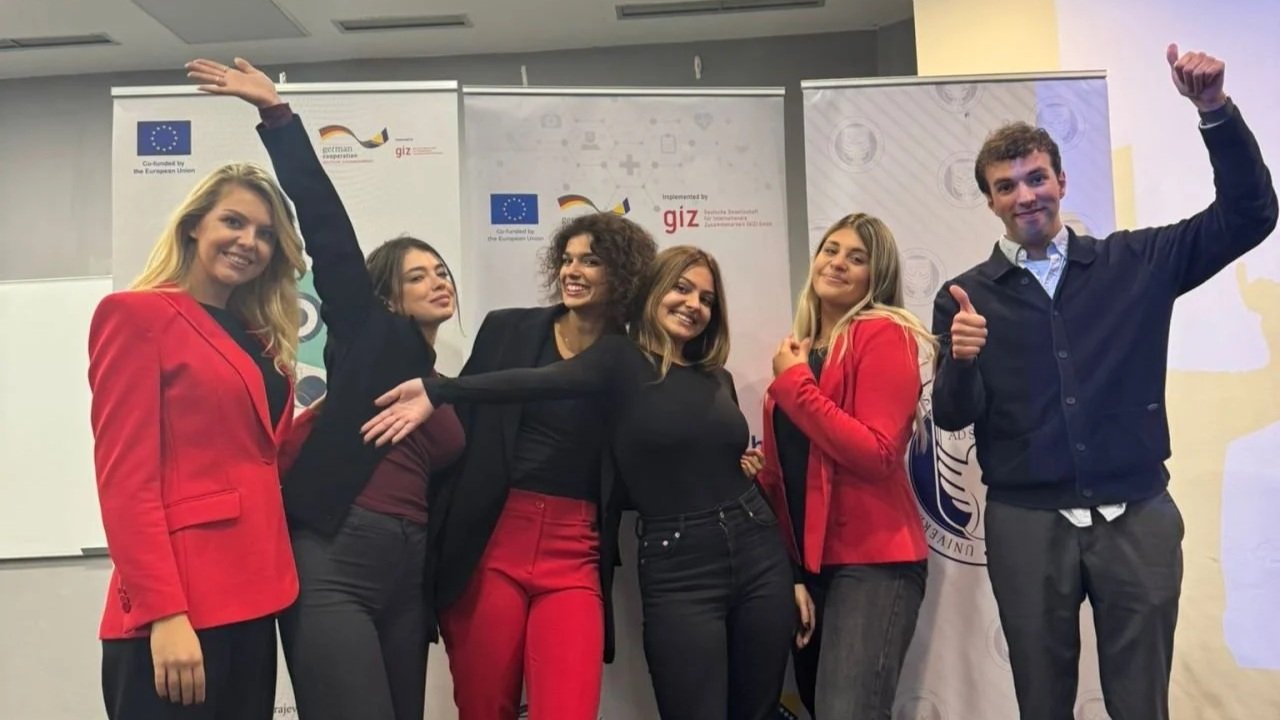 Ena Hamzić and Lamija Imamović Win First Place at the FutureMinds Lab Industry Innovation Hackathon