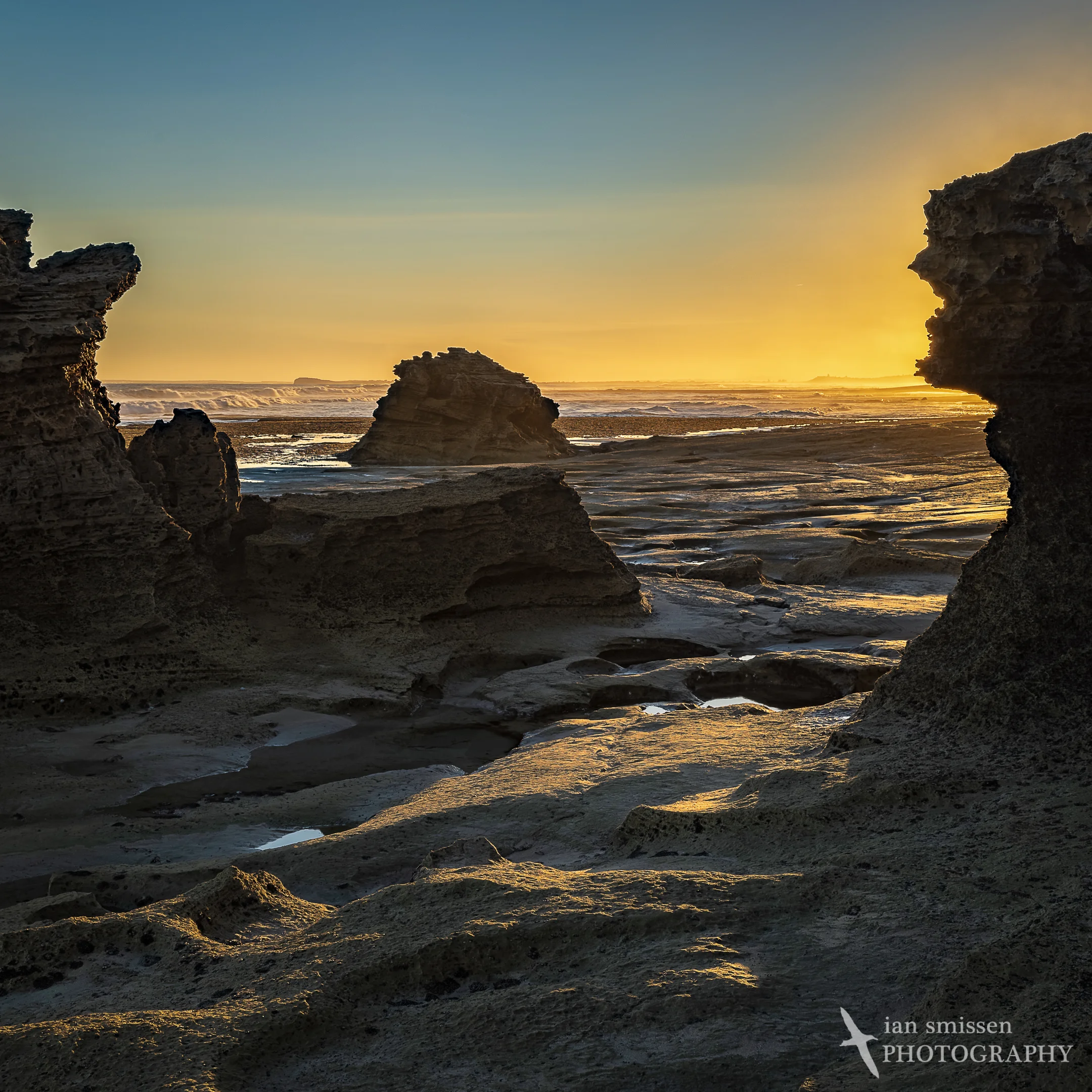38mm, ISO 100, 5-shot bracketed HDR 1/160-1.6 seconds @ f/11 Circular polarising filter