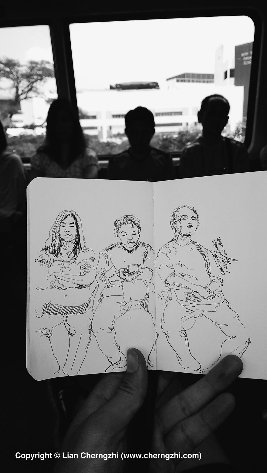 Man-who-sketched-on-every-single-Bus-Train-and-Airplane-he-boarded.7__880.jpg