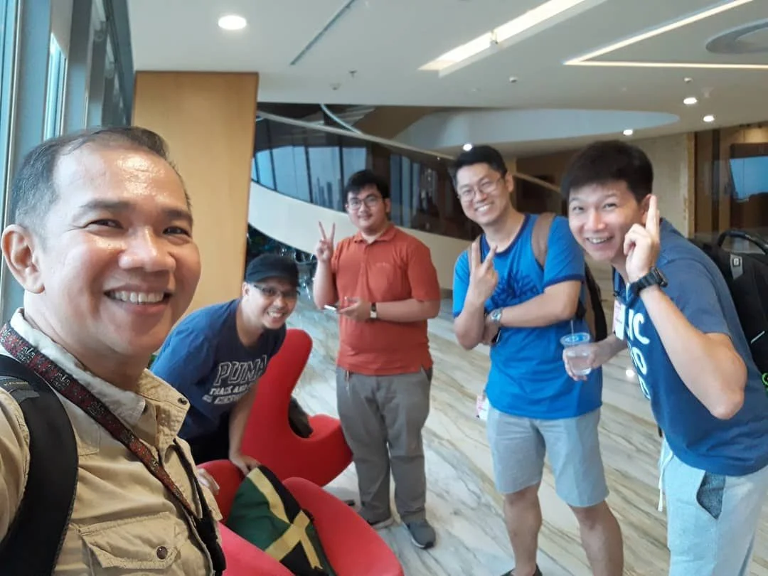 Glad to have met up with Hongky who worked as an architect for one of the biggest developer in JKT. With him around, we scale up to one of the tallest building in the city. Special thanks to Donald for coordinating our meet up. Its such a small world, we all mutually know one another's friends.