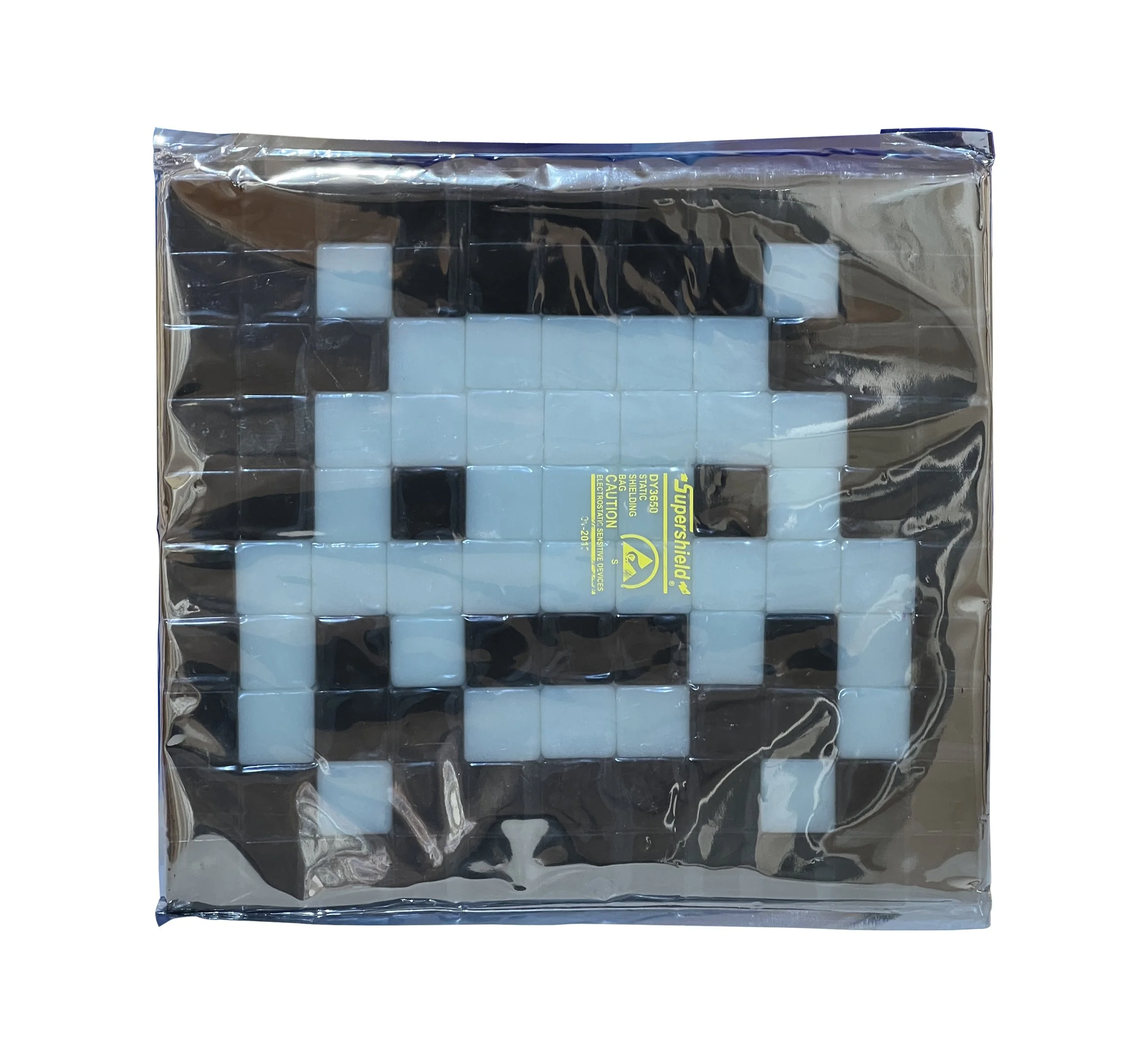 Glow_in_the_space,_Kit_d'invasion_15_NextStreet_Gallery