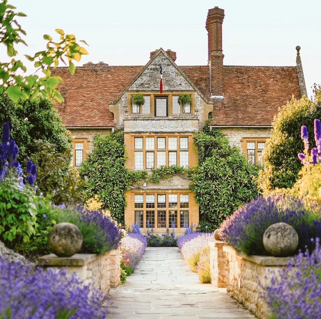 Belmond Le Manoir aux Quat'Saisons, Oxfordshire, UK 💚 Garden Gastronomy is just the start of this greenest of stories from Raymond Blanc’s hotel, restaurant and cookery school. The poster establishment for the new #MichelinGreenStar accolades: