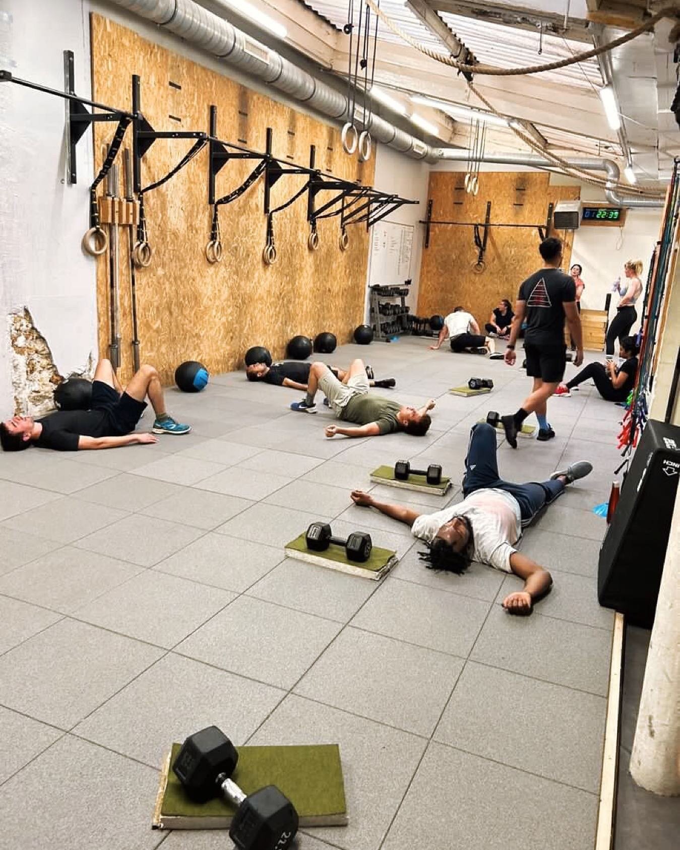 POV : tu es dans le cours d&rsquo;apr&egrave;s et tu commences &agrave; prendre peur 

#silvaticuscrossfit #crossfitparis #paris11 #wod #crossfitfrance #crossfitcommunity #sportparis