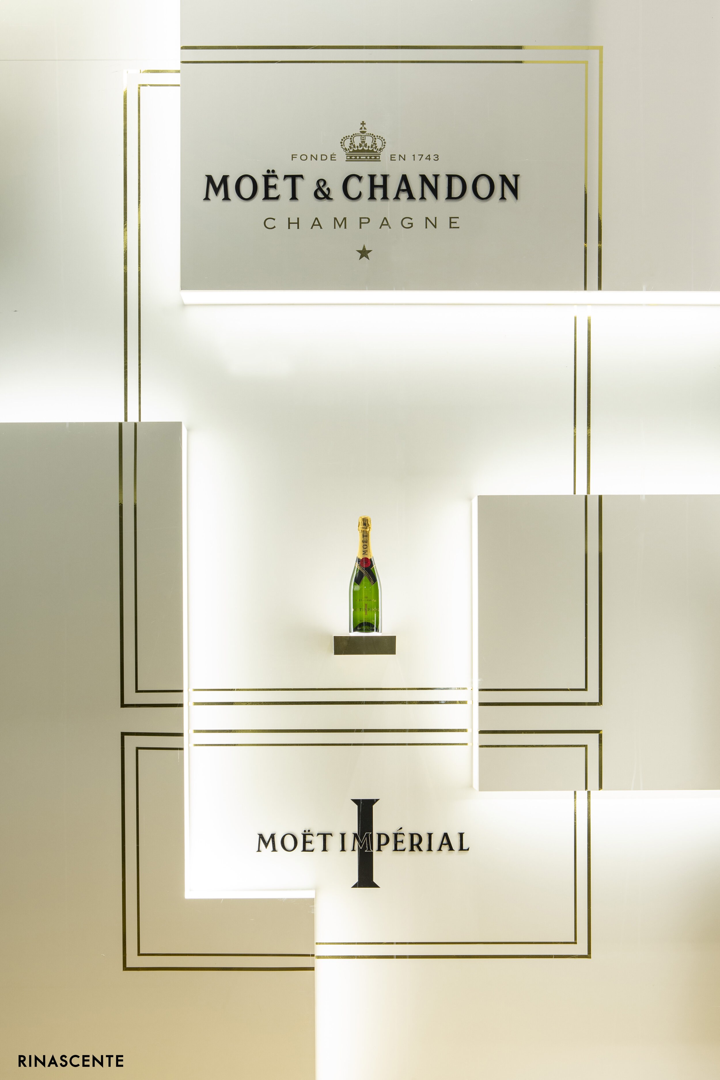 MOËT & CHANDON