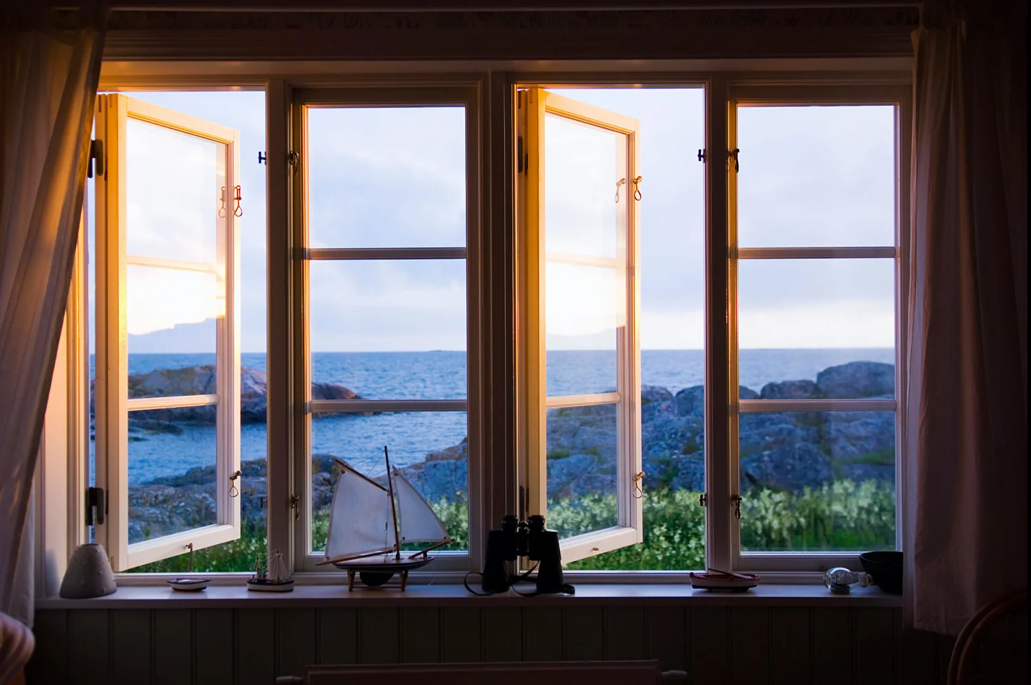 It is typically Scandinavian to have a PRIVATE CABIN, either along a lake, a forest or in the mountains