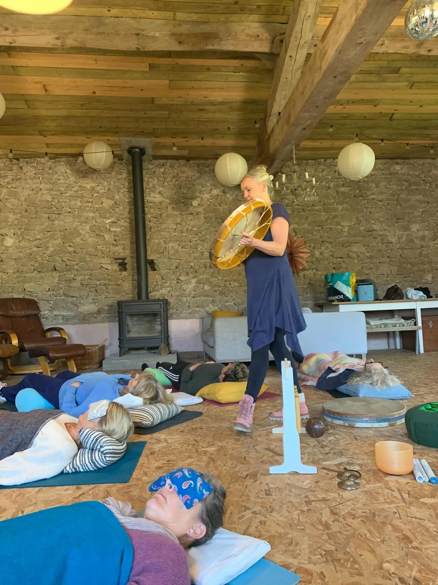 Wonderful Natural Day today lead by Heather ( anatomy and movement), John (breath work) and Angelina (sound bath) &hellip; deeply educating and restorative. Merci 🙏. Plus we managed to enjoy a veggie lunch in the Spring sunshine! 

All donations wer