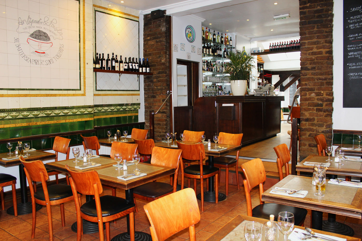 L'Antipasto-Interior_Web.jpg