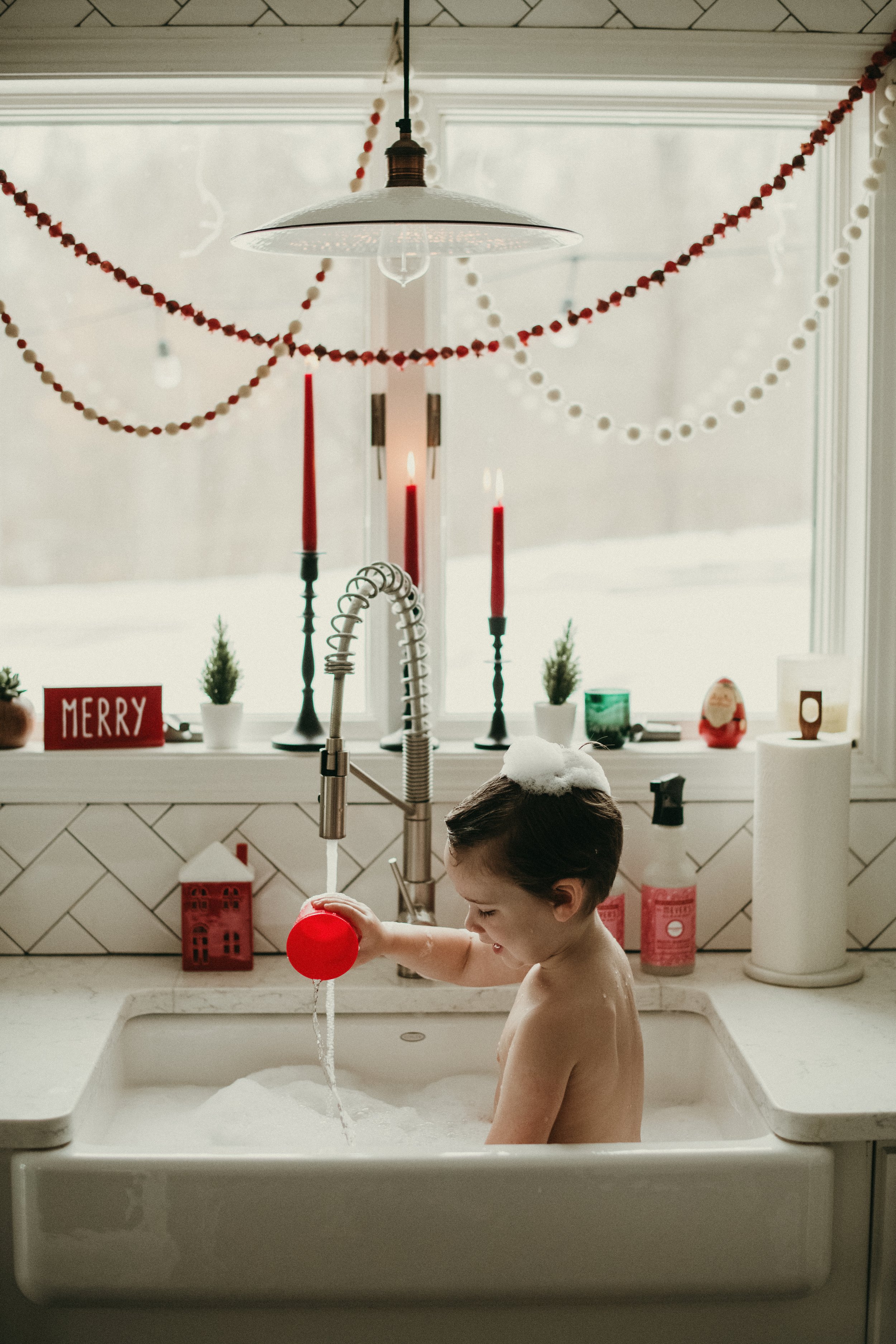 NolanChristmasSinkBath2022-2.JPG