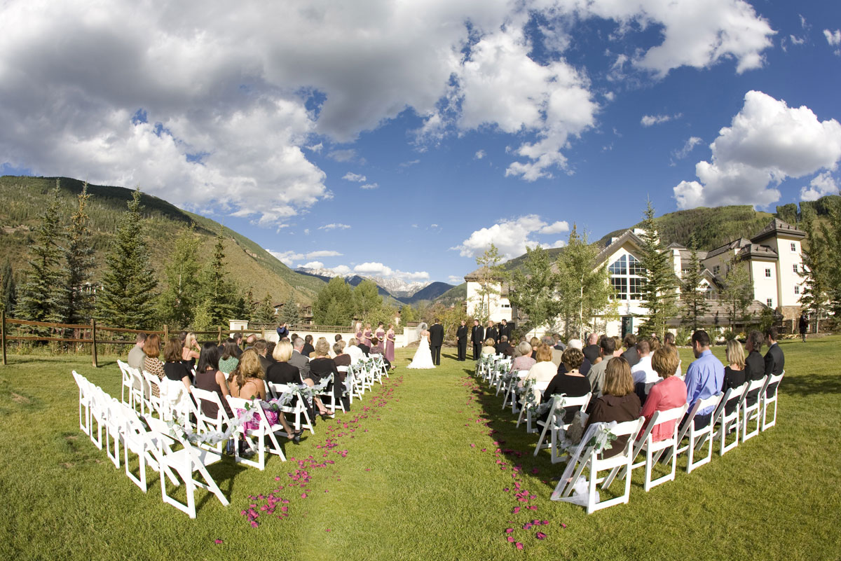 Weddings-at-Larkspur-Vail-axelphoto.jpg