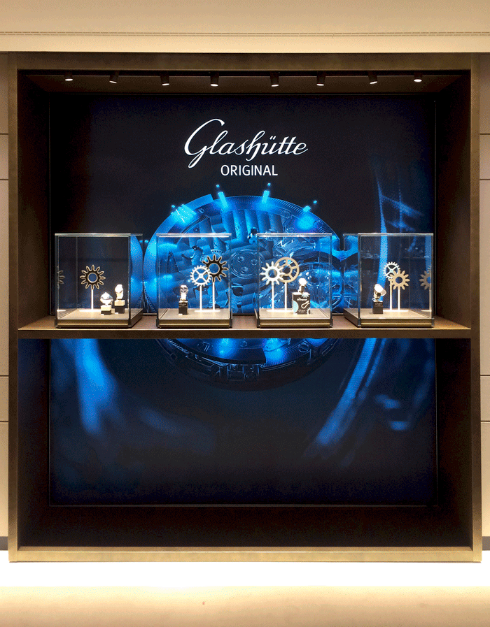 Lichtkasten BTQ Bucherer, Luzern / Gestaltung & Konzeption / Sen. Cosmopolite