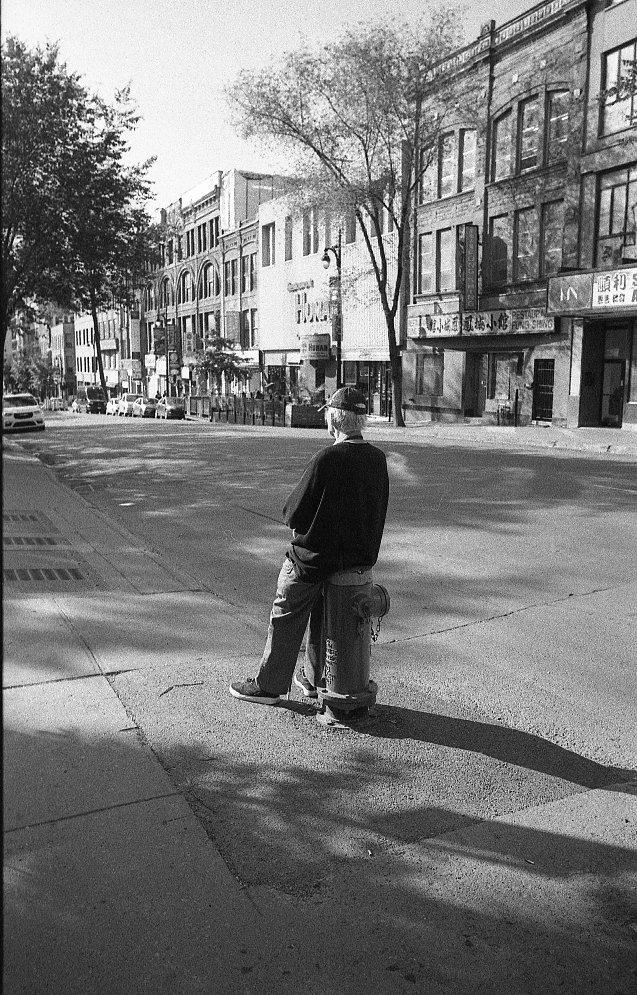  Montreal // Leica MP // Summicron 28mm // Cinestill Double XX 