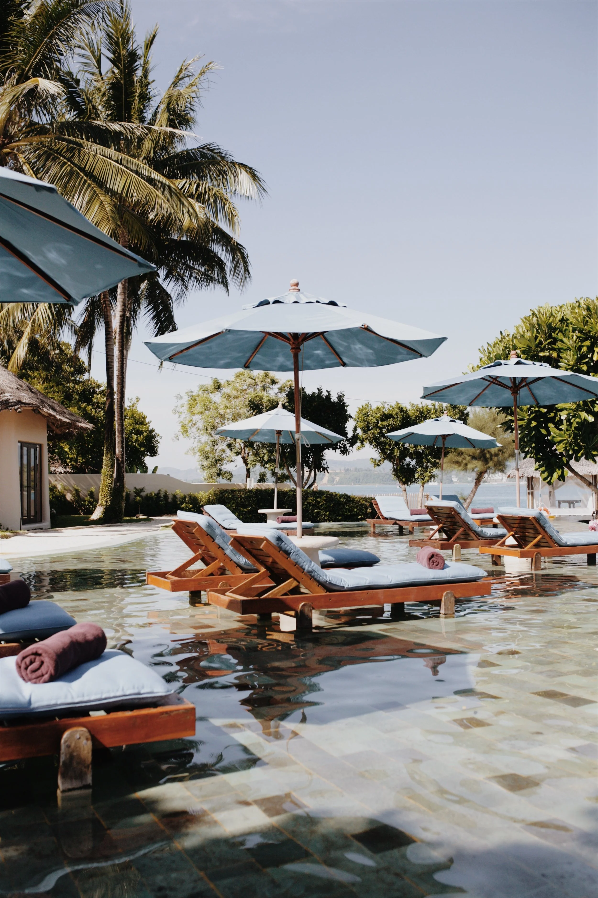 Naka_Island_Phuket.jpg