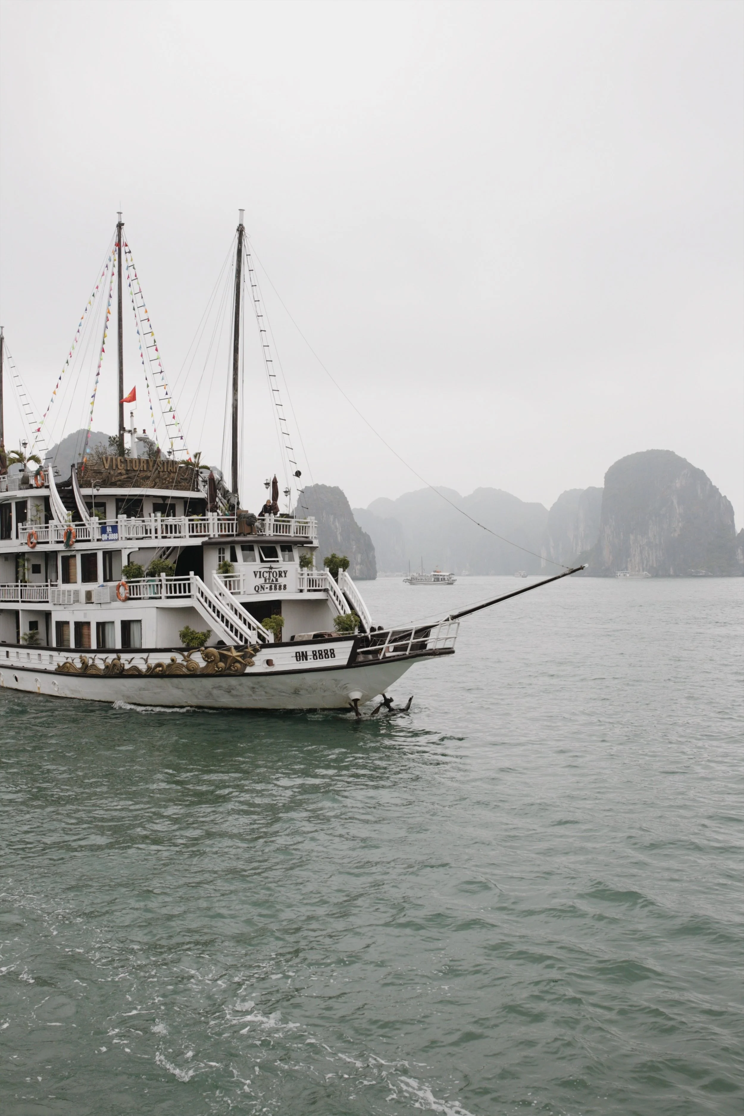 halong_bay.jpg