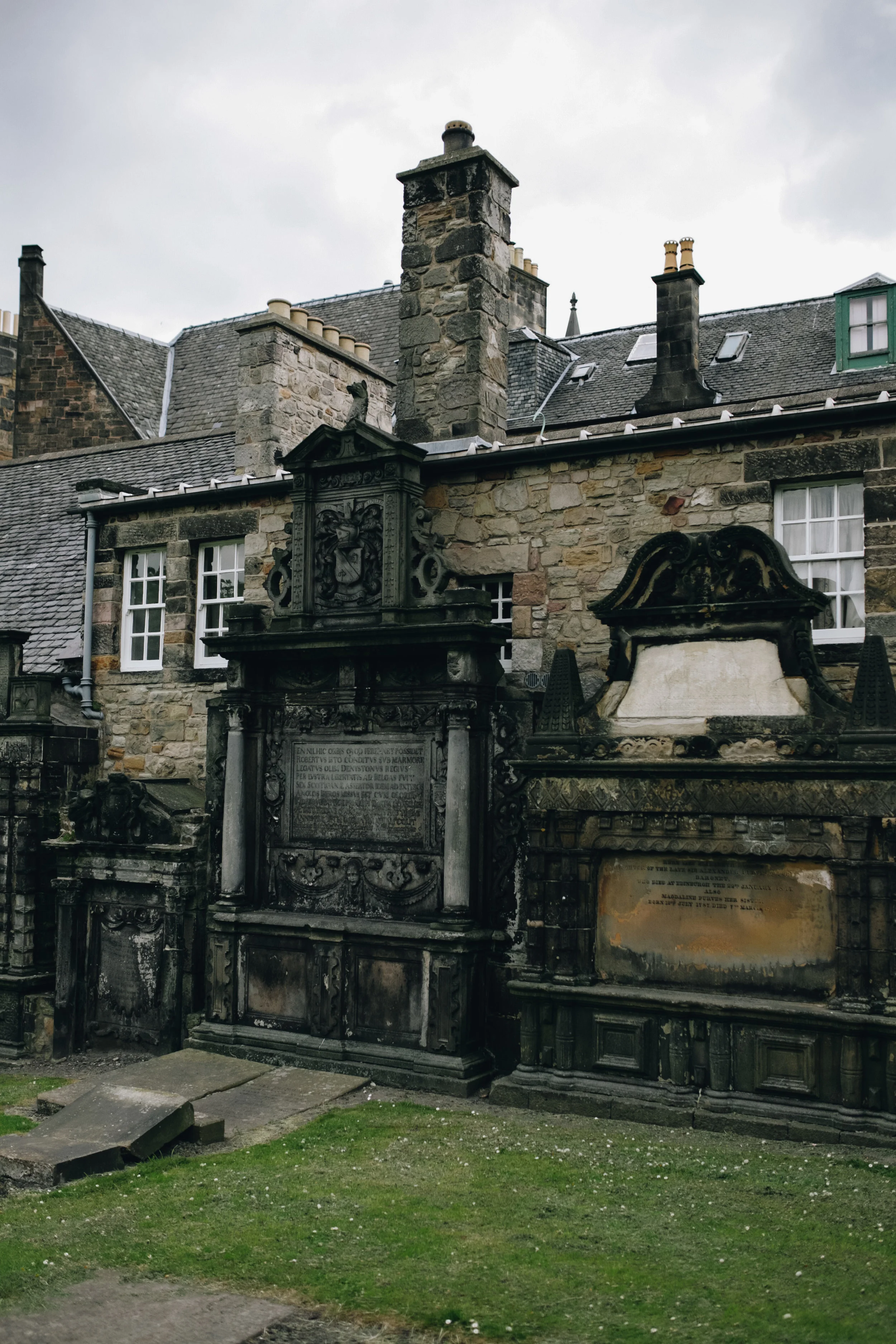 greyfriars_kirkyard.jpg