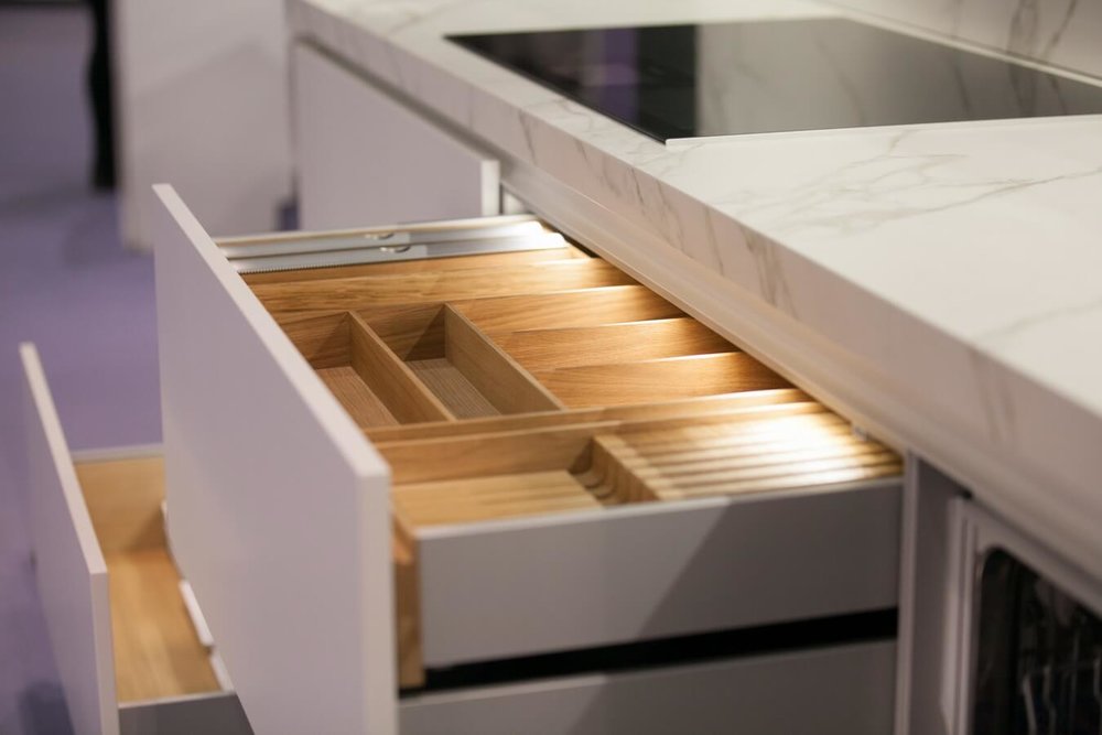 Kitchen-drawers-open-grand-designs-Warendorf.jpg