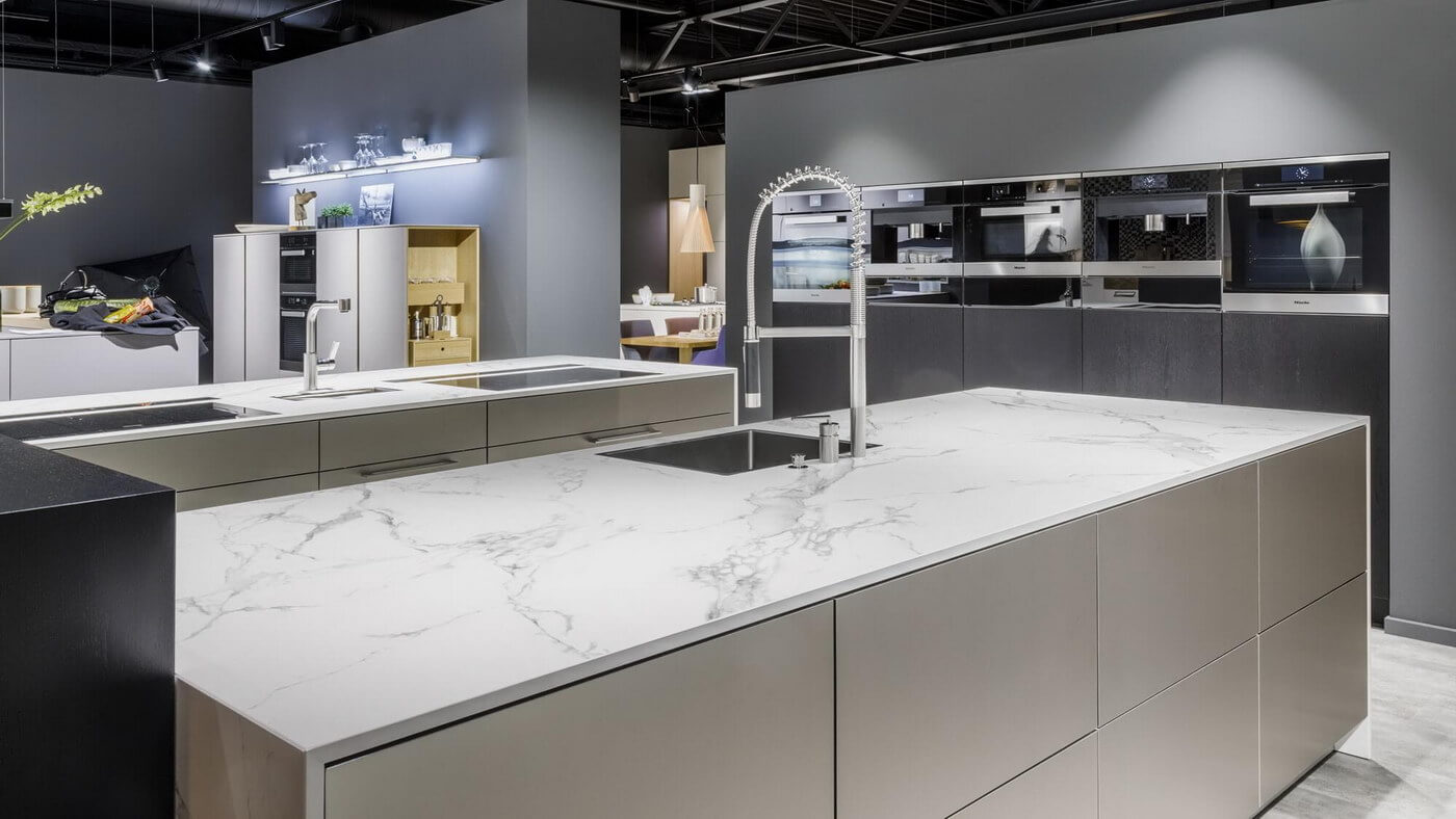 WARENDORF-grey-marble-laquer-kitchen.jpg