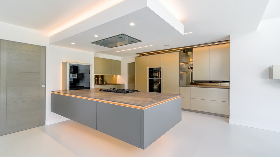 modern-german-warendorf-kitchen-peninsula-Pinner.jpg