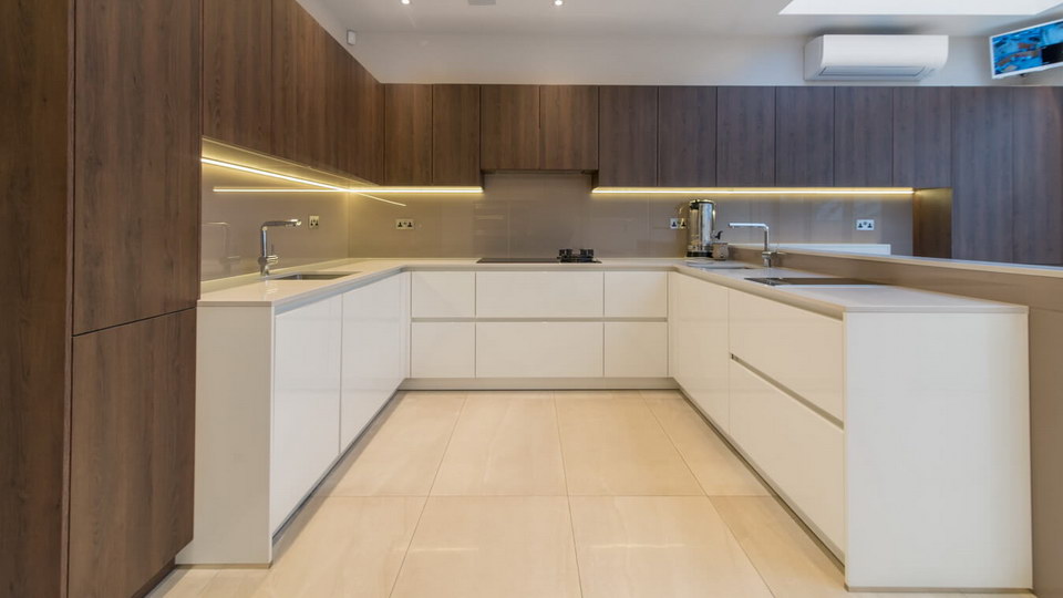 Kosher-Kitchen-Stamford-Hill.jpg