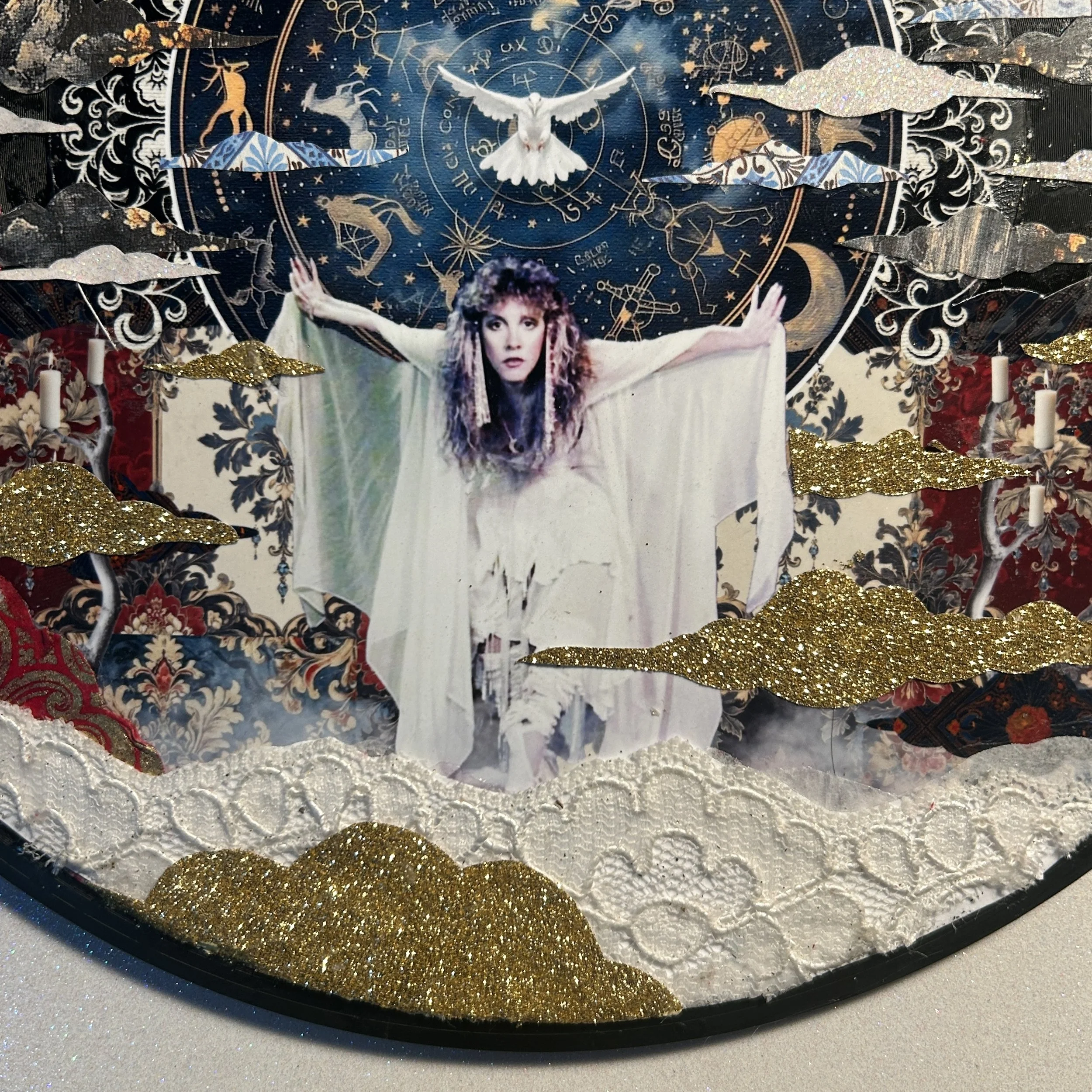 OTR-SNI-VA-001_StandBck(Stevie Nicks)_10 in dia_detail1.jpg
