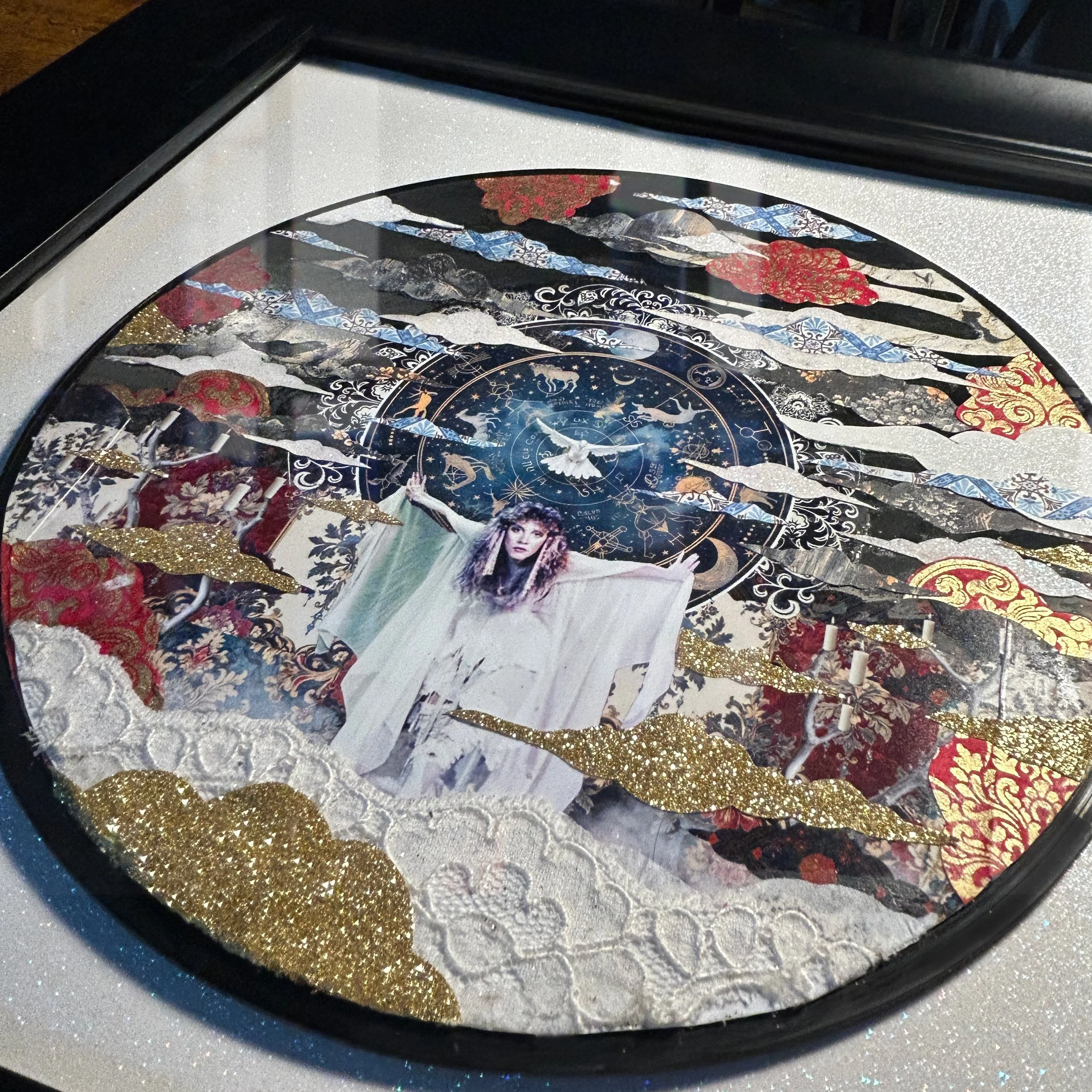 OTR-SNI-VA-001_StandBck(Stevie Nicks)_10 in dia_angle.jpg
