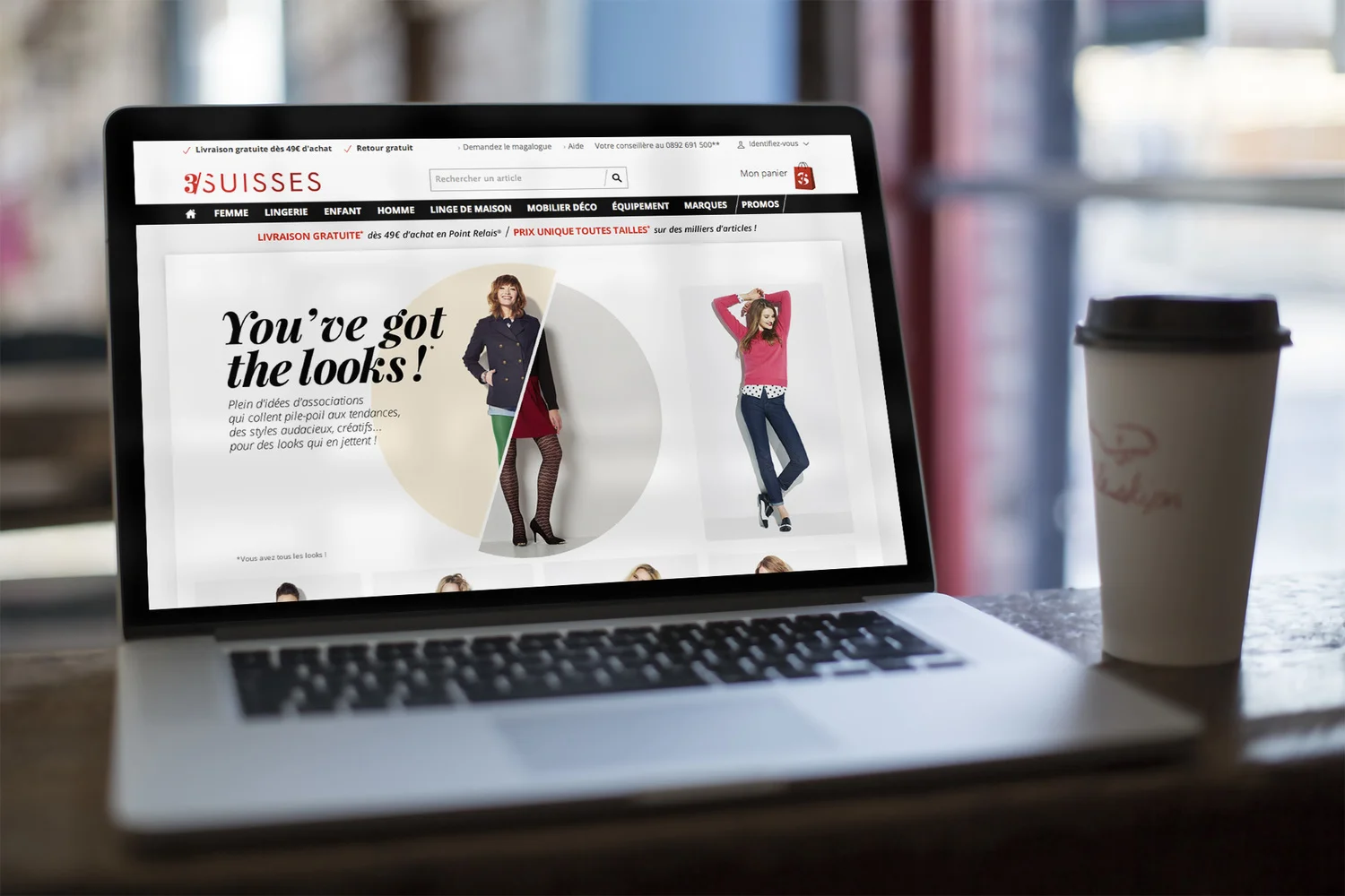 macbook_mock-up_cafe2.jpg