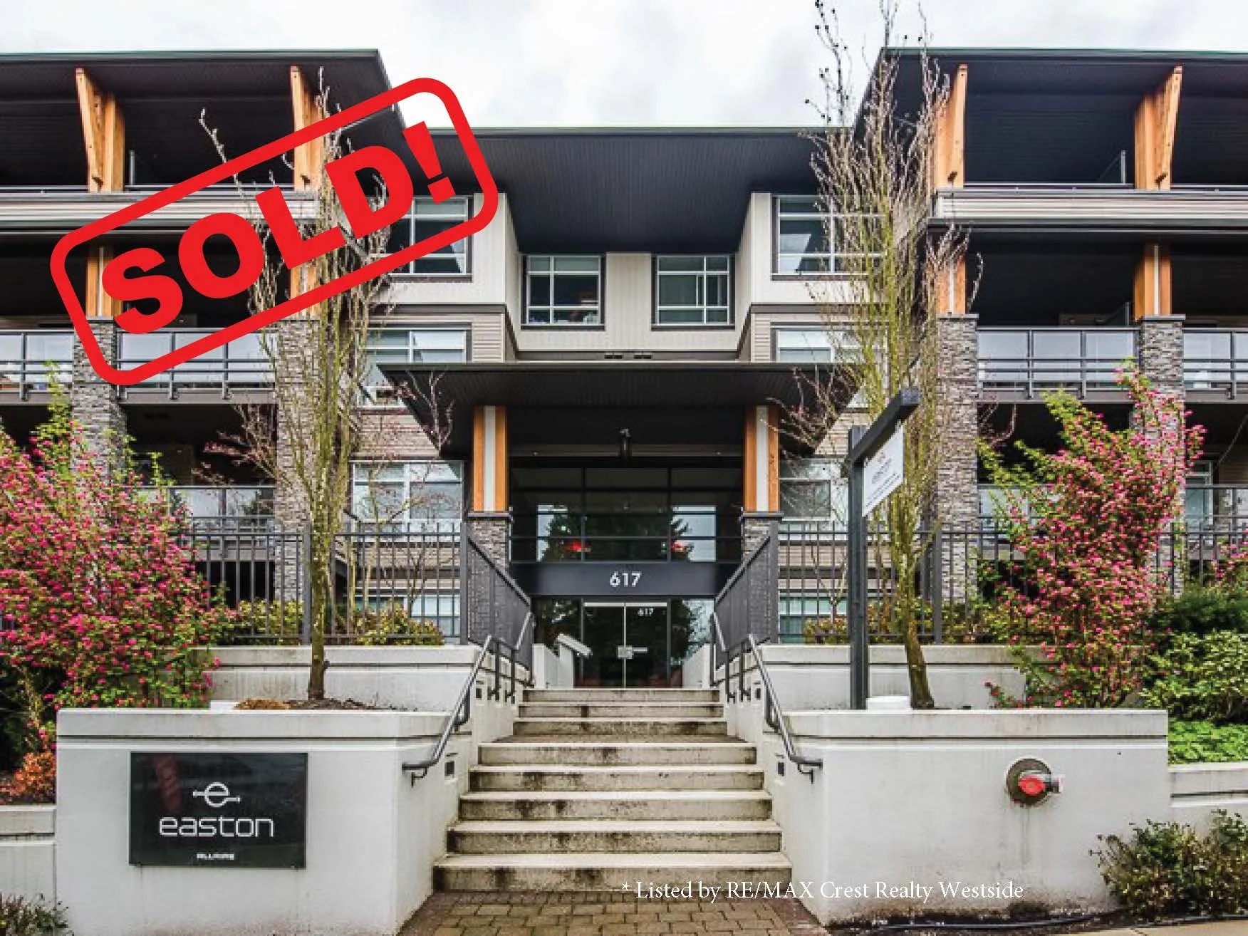 113-617 Smith Avenue SOLD FOR: $405,000 1 Bed | 1 Bath | 636 SF