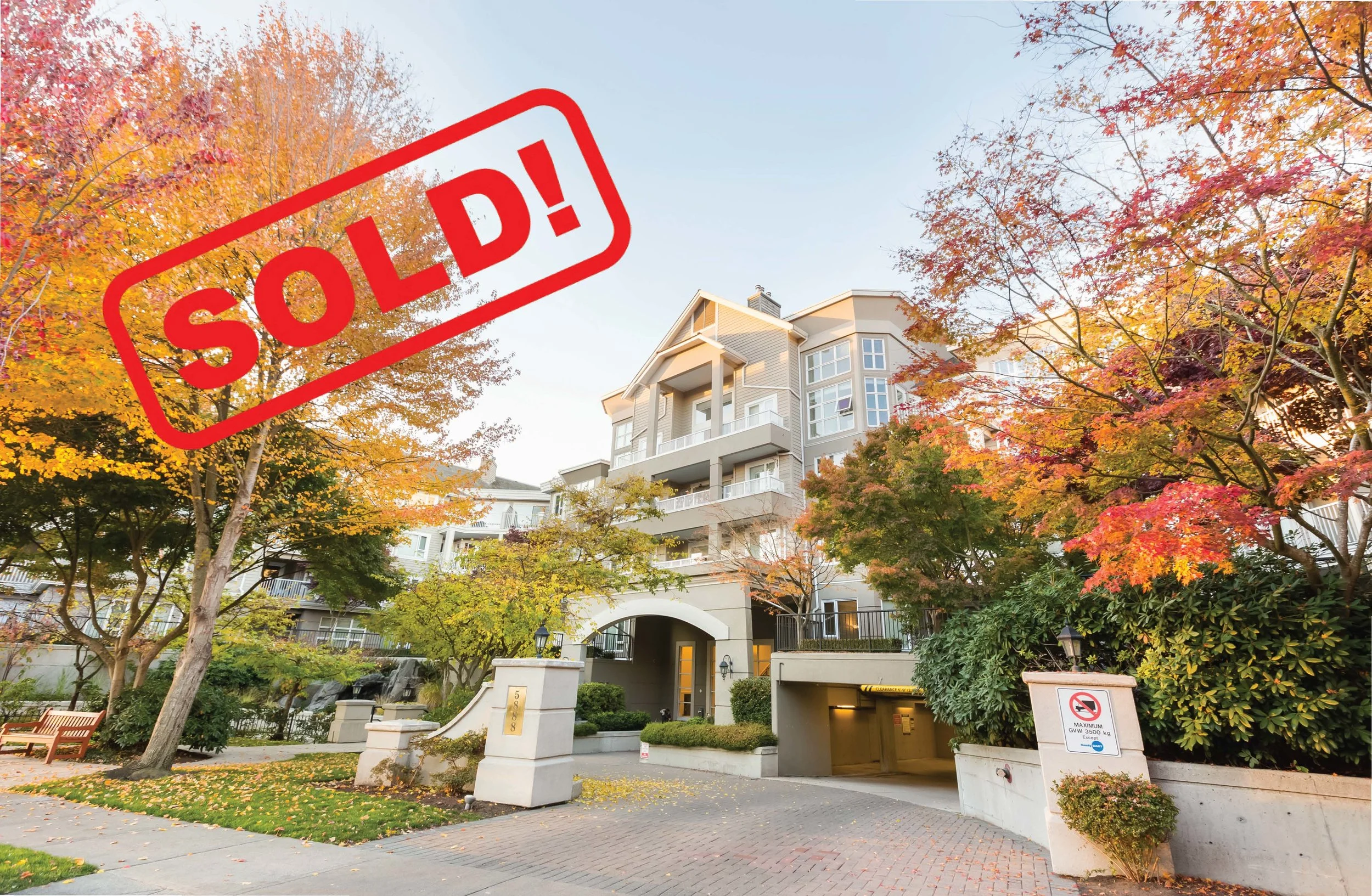 237-5888 DOVER CRESCENT SOLD FOR: $673,000 3 BED | 2 BATH | 1,200 SF