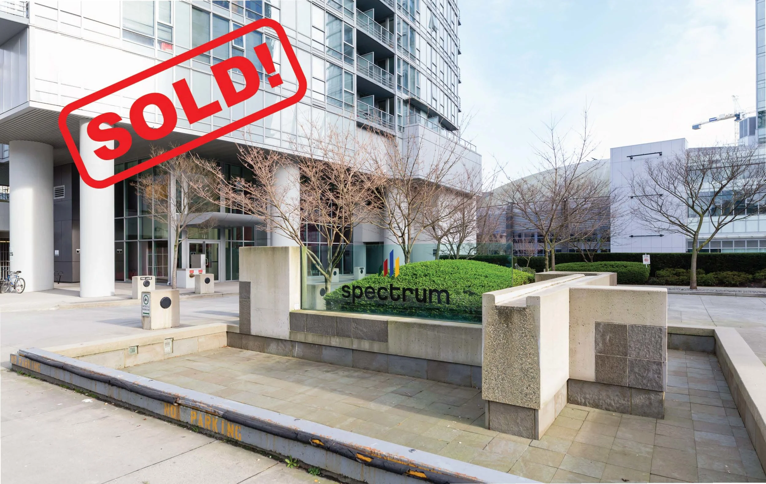 909-131 REGIMENT SQUARE SOLD FOR: $522,000 1 BED | 1 BATH | 502 sf