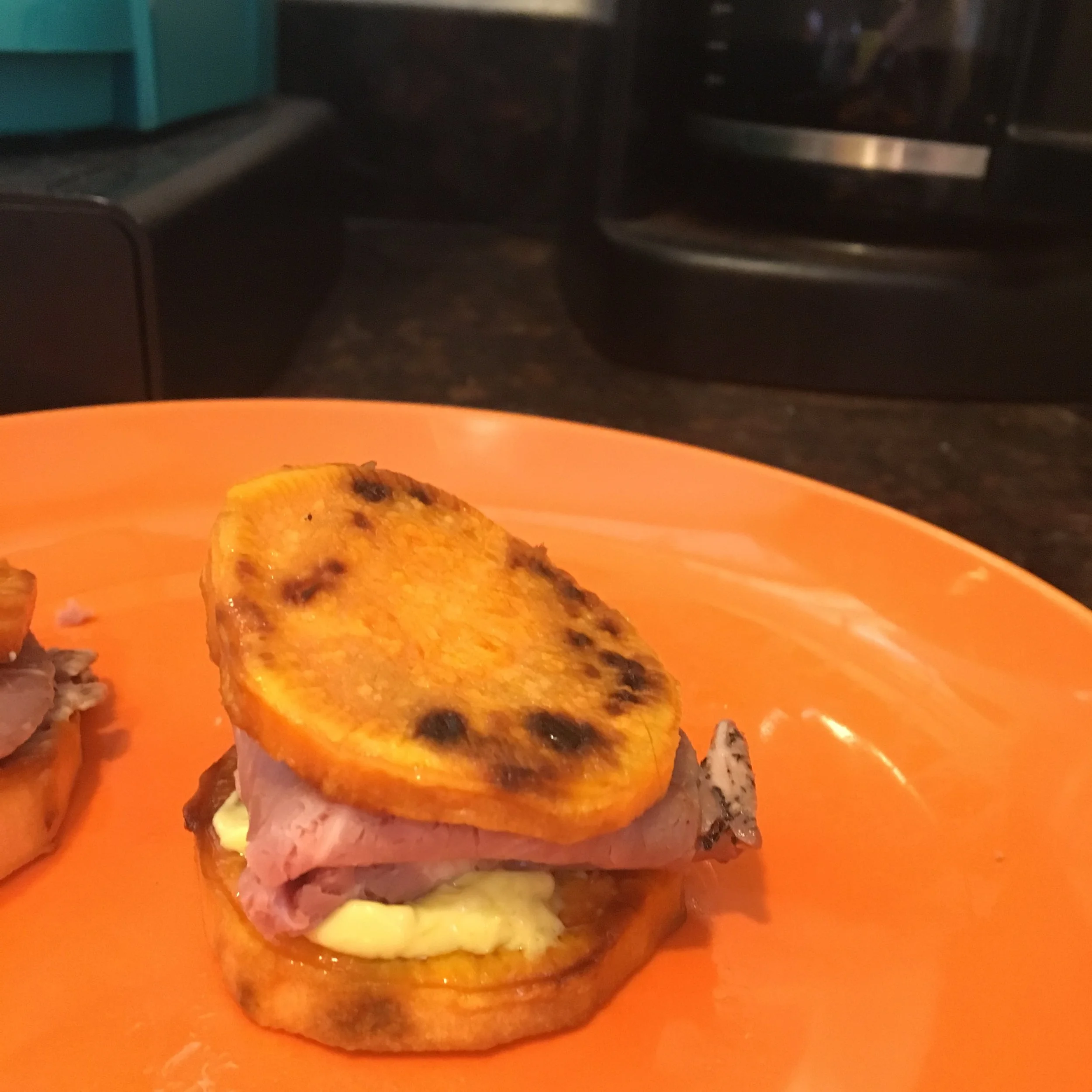Roast beef sliders. LOOK AT HOW FLIPPIN CUTE.