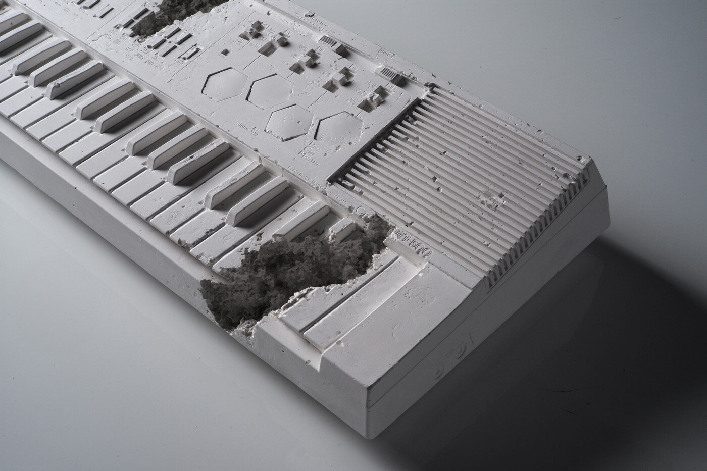 https---hypebeast.com-image-2018-01-daniel-arsham-future-relic-09-exclusive-5.jpg