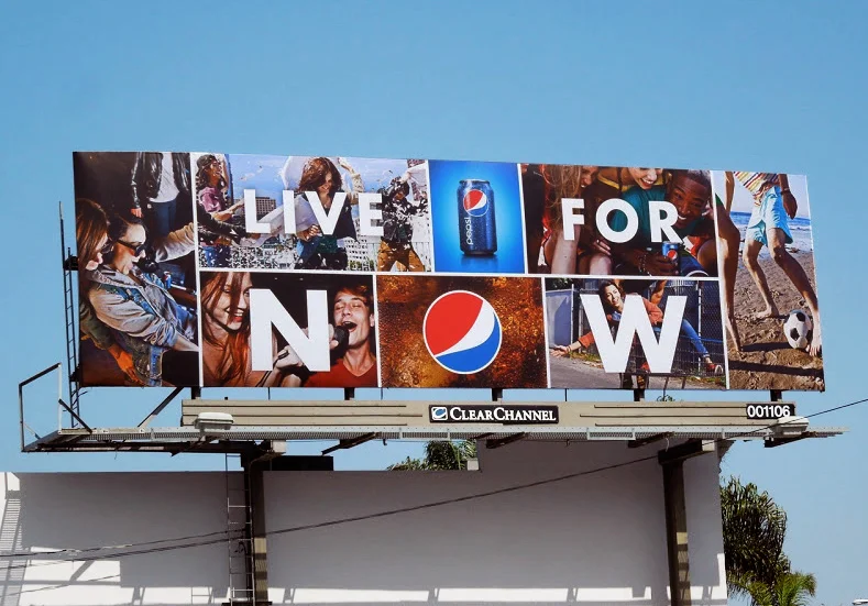 LIVEFORNOW_OOH_insitu2_4_o_o.jpeg