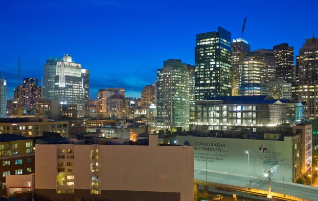 333-1st-1003-city-views.jpg