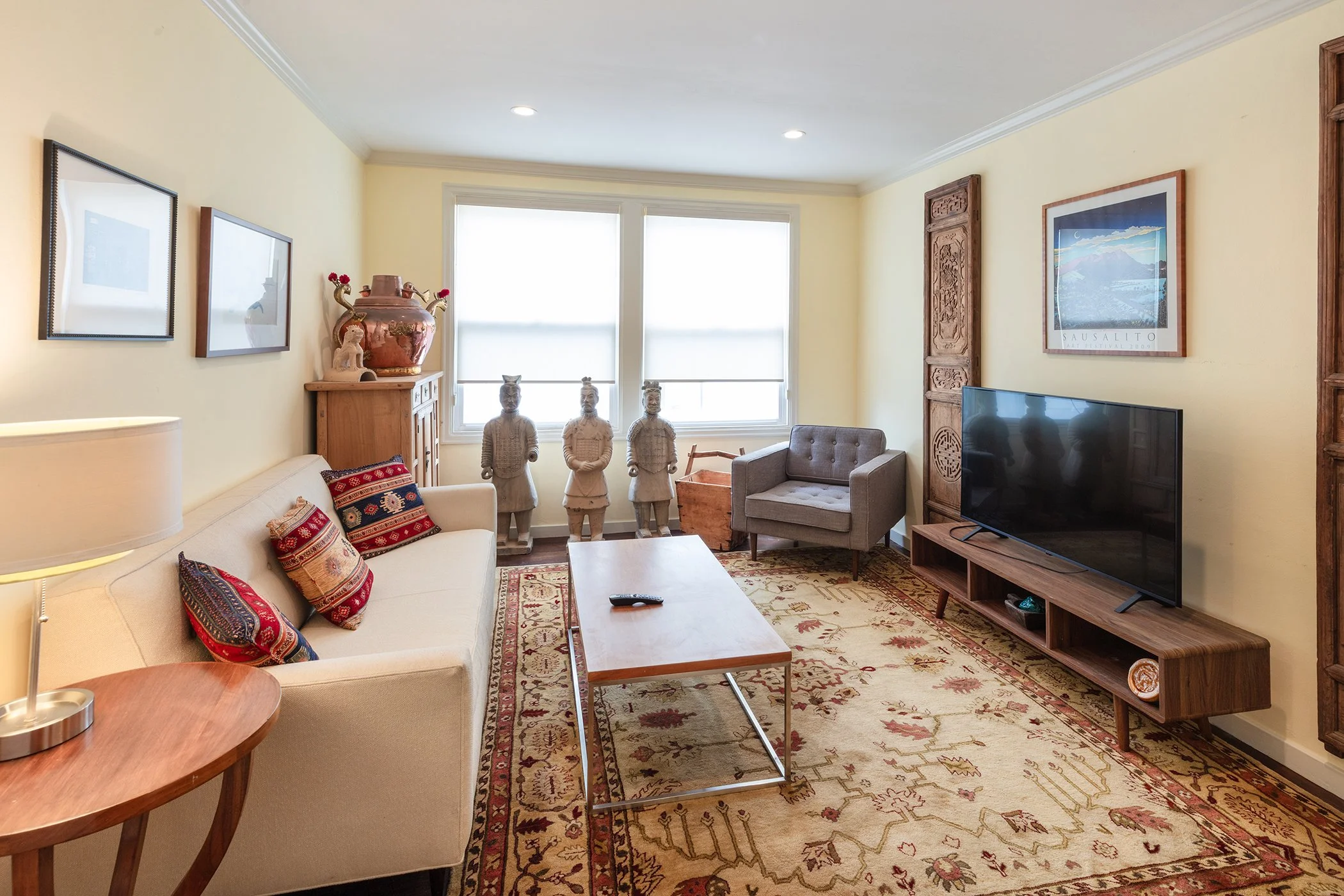 01-1739-Lake-Unit4-San-Francisco-living-web.jpg