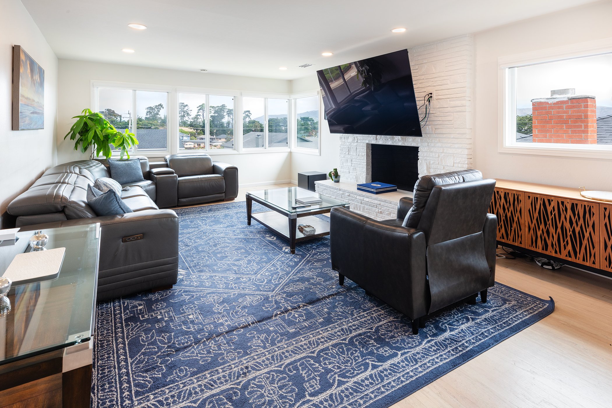 01-460-Valverde-South-San-Francisco-living-web.jpg