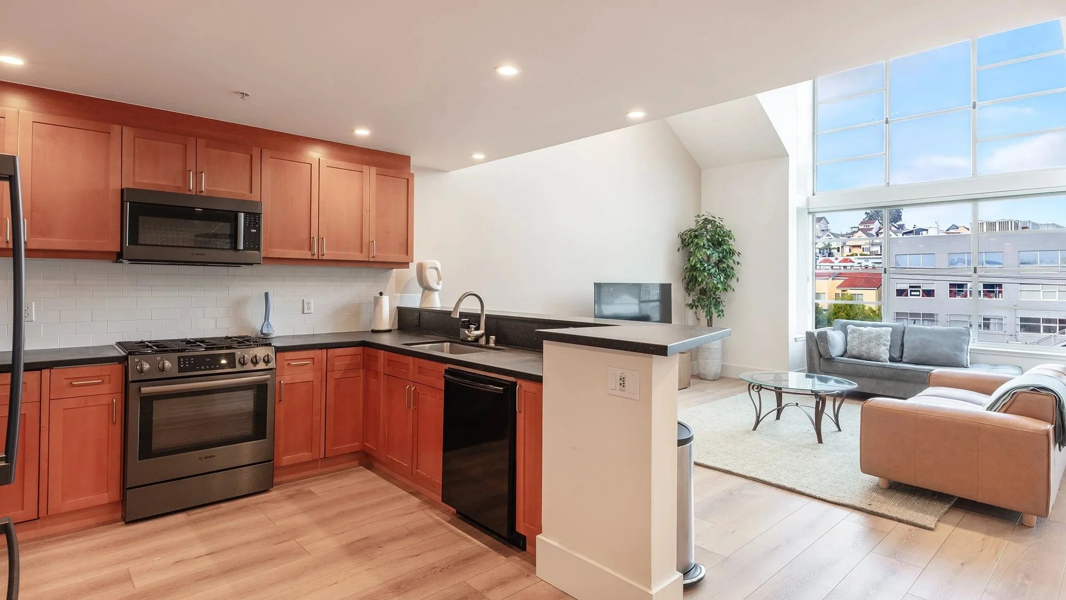 06-2600-18th-Unit21-San-Francisco-kitchen-web.jpg