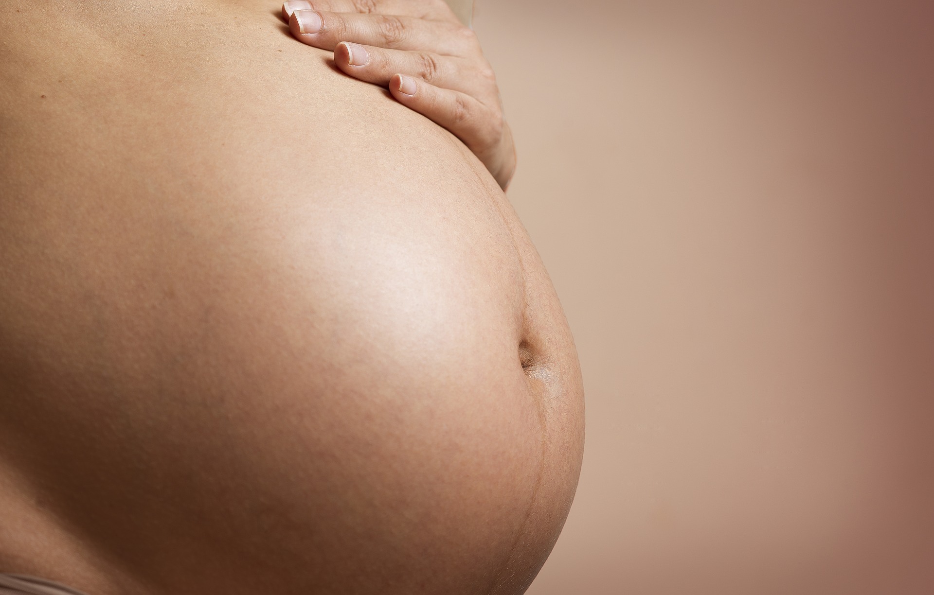 pregnant-2635034_1920.jpg