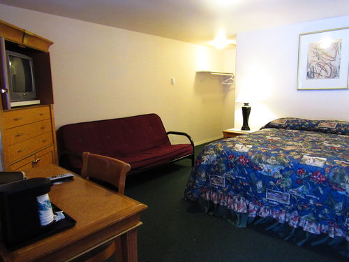 room+with+futon.jpeg