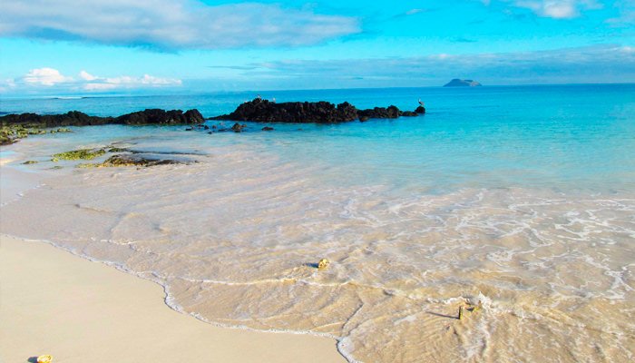 galapagos-islands-beaches-bachas.jpg