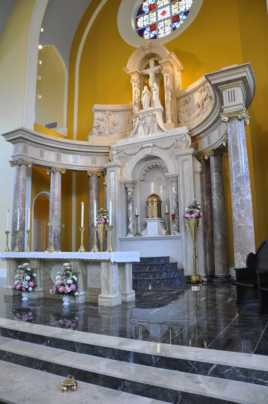 7 - Interior - Altar.jpg