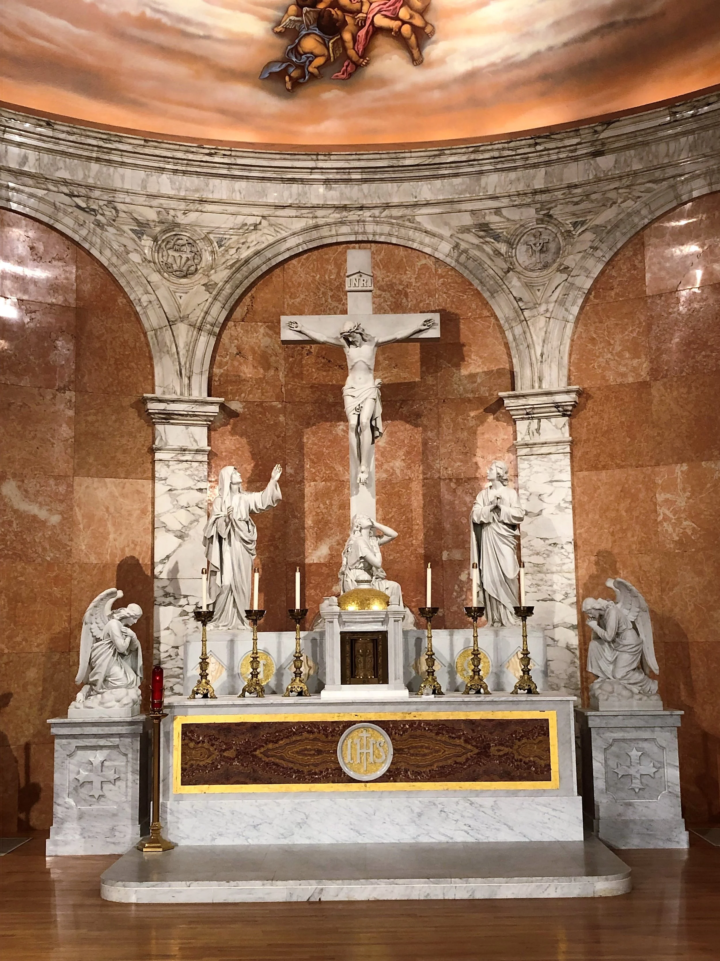 ALTARS & PEDESTALS